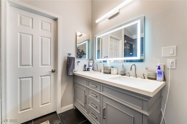 2348 Buffalo Run Avenue, Las Vegas, NV 89123