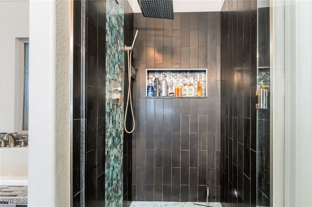 2348 Buffalo Run Avenue, Las Vegas, NV 89123