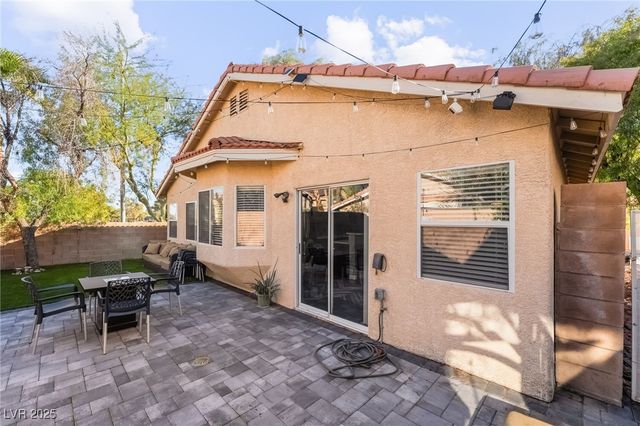 2348 Buffalo Run Avenue, Las Vegas, NV 89123