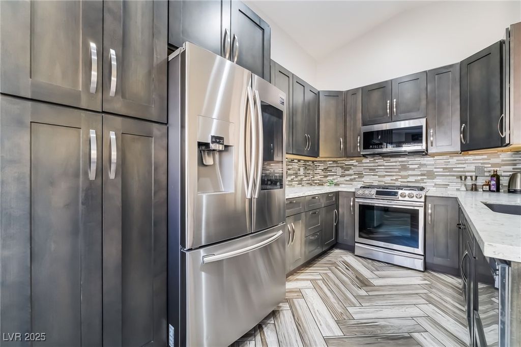 2348 Buffalo Run Avenue, Las Vegas, NV 89123