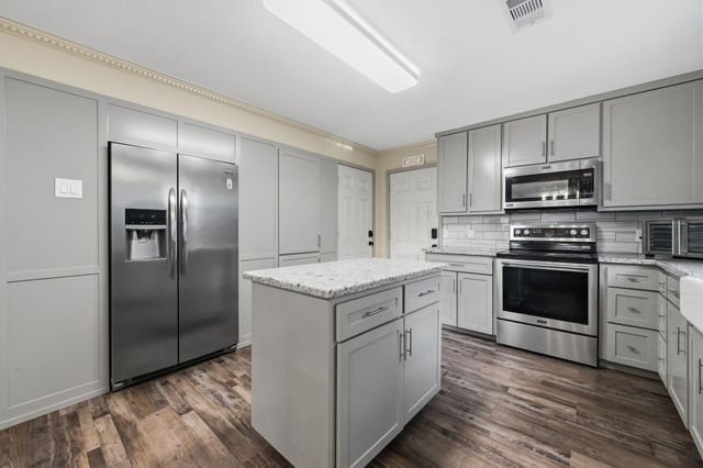 180 Heron Lane, Coldspring, TX 77331