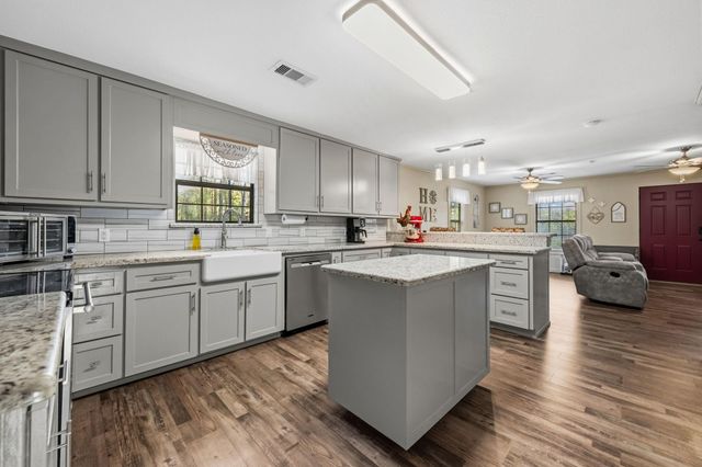 180 Heron Lane, Coldspring, TX 77331