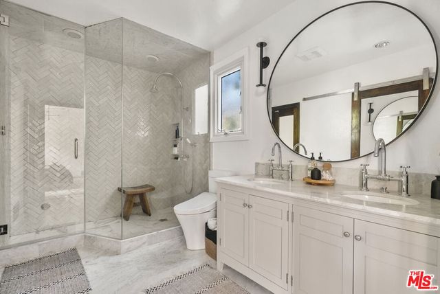 105 S La Jolla Avenue, Los Angeles, CA 90048