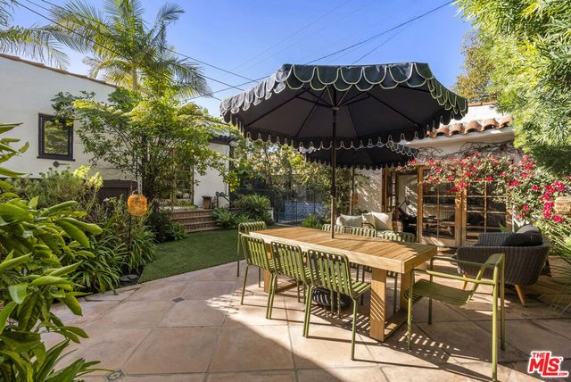 105 S La Jolla Avenue, Los Angeles, CA 90048