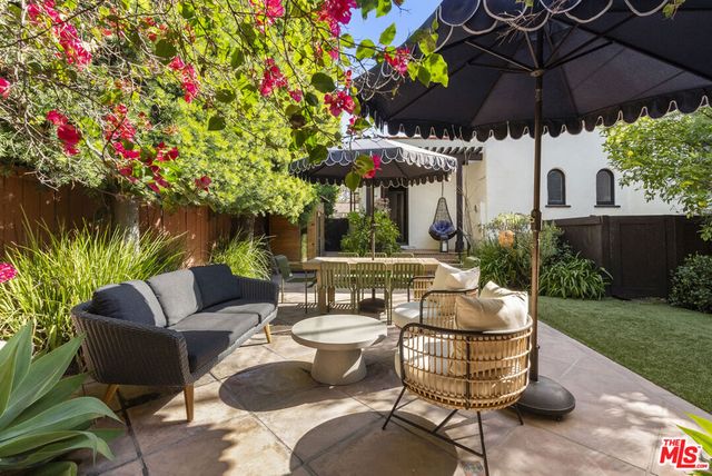 105 S La Jolla Avenue, Los Angeles, CA 90048