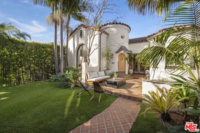 105 S La Jolla Avenue, Los Angeles, CA 90048