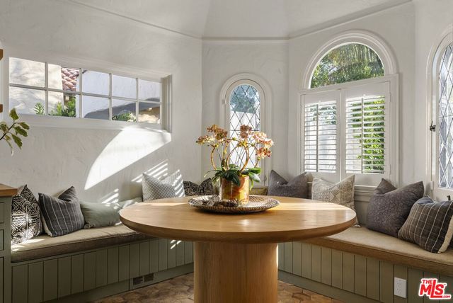 105 S La Jolla Avenue, Los Angeles, CA 90048