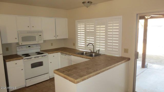 4030 E Windrose Drive, Phoenix, AZ 85032