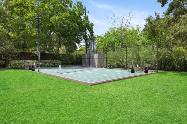 5412 Sturbridge Drive, Houston, TX 77056