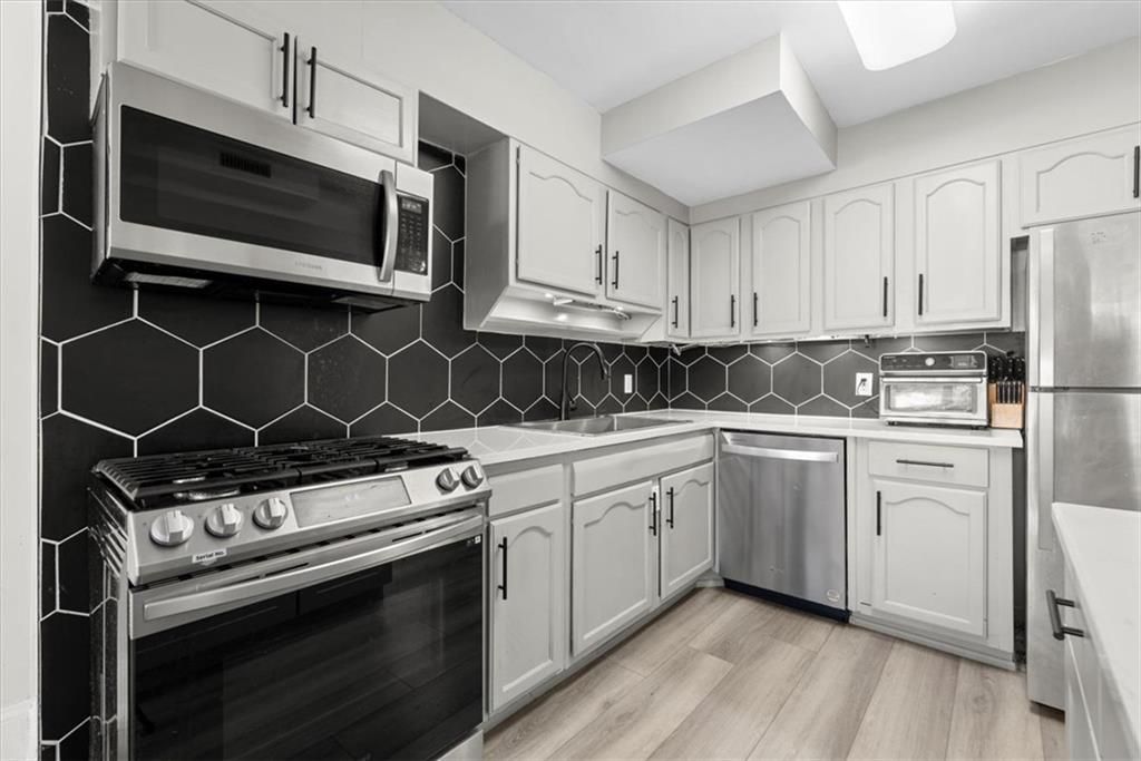 2965 Pharr Court South NW 304, Atlanta, GA 30305