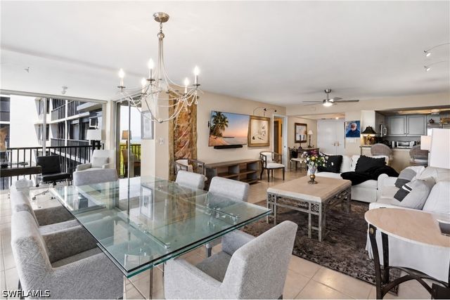 6825 Grenadier BLVD 1102, Naples, FL 34108