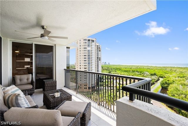 6825 Grenadier BLVD 1102, Naples, FL 34108