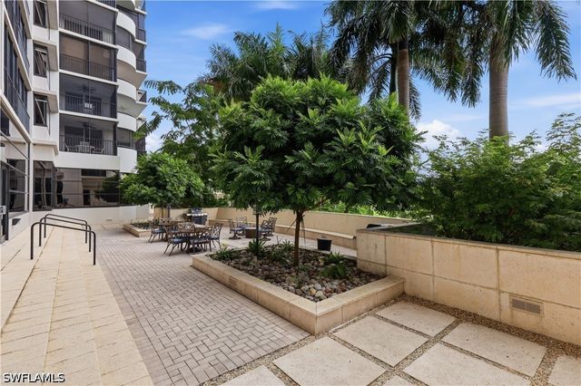 6825 Grenadier BLVD 1102, Naples, FL 34108