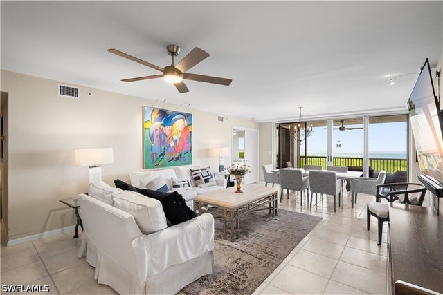6825 Grenadier BLVD 1102, Naples, FL 34108