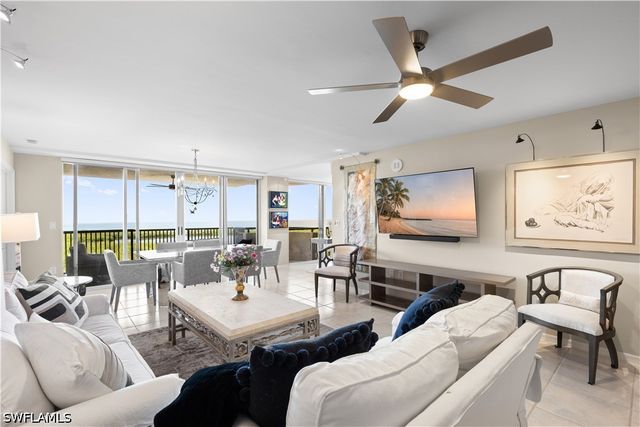 6825 Grenadier BLVD 1102, Naples, FL 34108