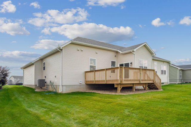 4408 Granite Ridge Road, Cedar Falls, IA 50613