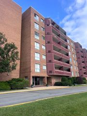 100 Park Avenue 205, Calumet City, IL 60409