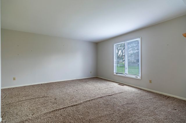 1874 Springvale Drive, Crown Point, IN 46307