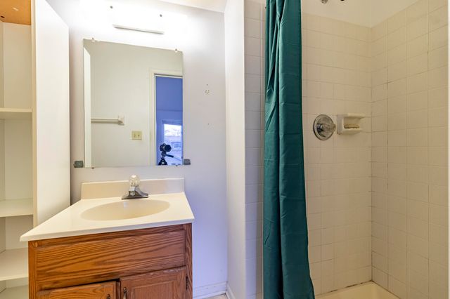 1874 Springvale Drive, Crown Point, IN 46307