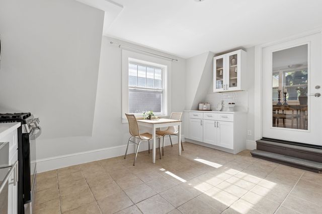 5 Kenwood St 3, Somerville, MA 02144