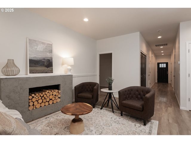 16499 BETTY Dr, La Pine, OR 97739