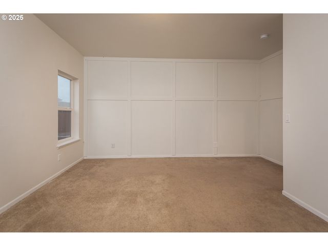 16499 BETTY Dr, La Pine, OR 97739