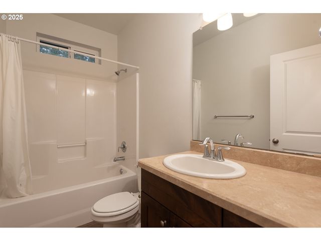 16499 BETTY Dr, La Pine, OR 97739