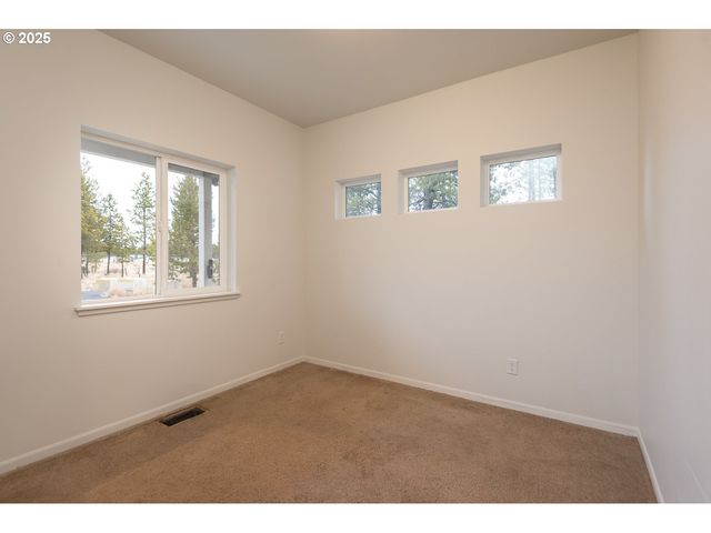 16499 BETTY Dr, La Pine, OR 97739