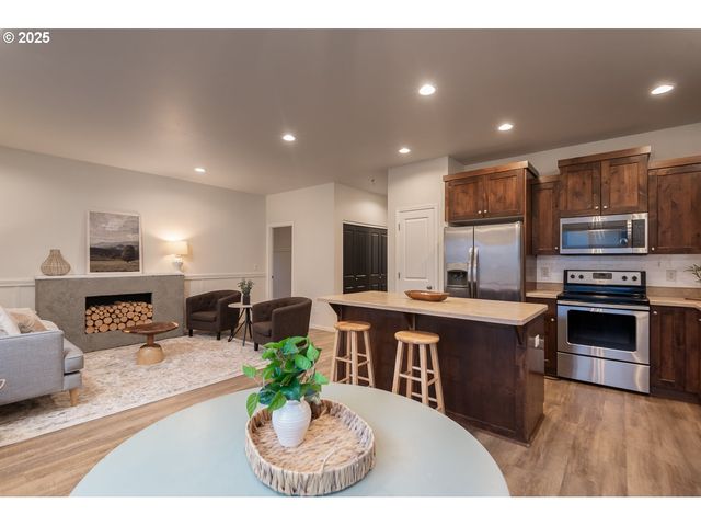 16499 BETTY Dr, La Pine, OR 97739