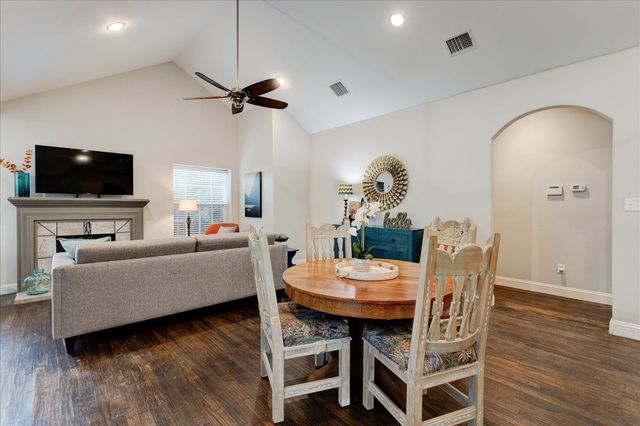 2521 Benbrook Boulevard, Fort Worth, TX 76109
