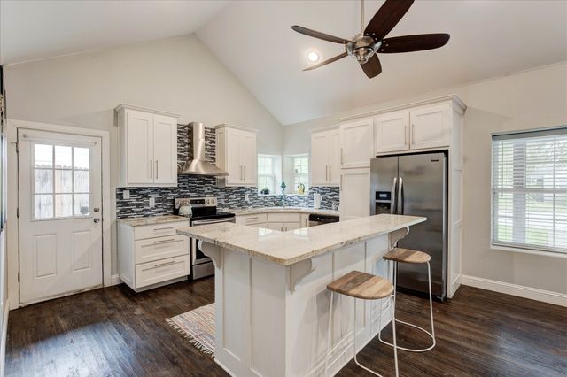 2521 Benbrook Boulevard, Fort Worth, TX 76109