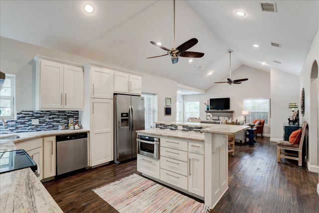 2521 Benbrook Boulevard, Fort Worth, TX 76109