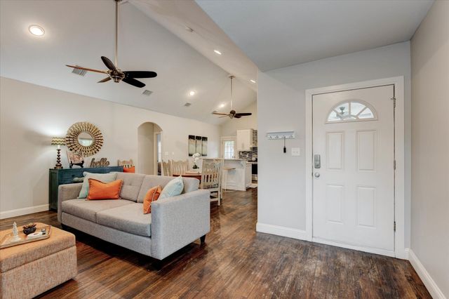 2521 Benbrook Boulevard, Fort Worth, TX 76109