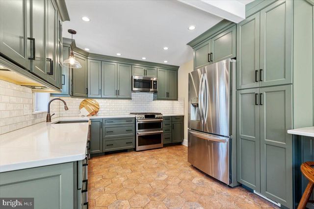 1129 QUEEN ST, Pottstown, PA 19464
