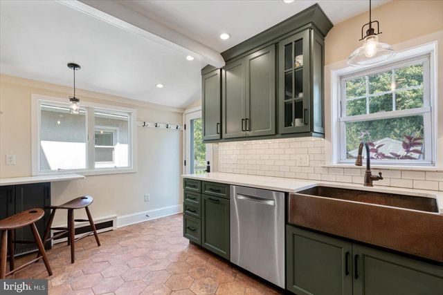 1129 QUEEN ST, Pottstown, PA 19464
