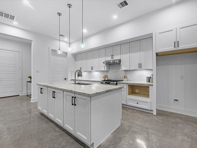 3411 Mcgowen Street, Houston, TX 77004