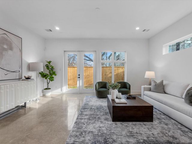 3411 Mcgowen Street, Houston, TX 77004