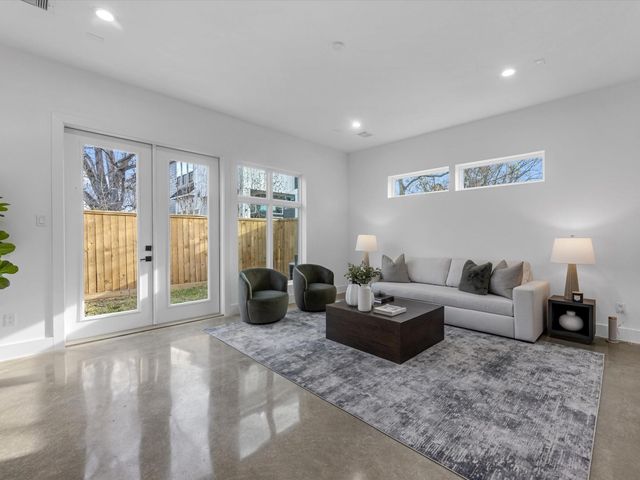 3411 Mcgowen Street, Houston, TX 77004