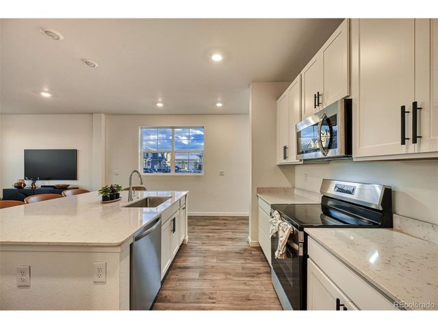 9048 Bondcliff Ln, Parker, CO 80134