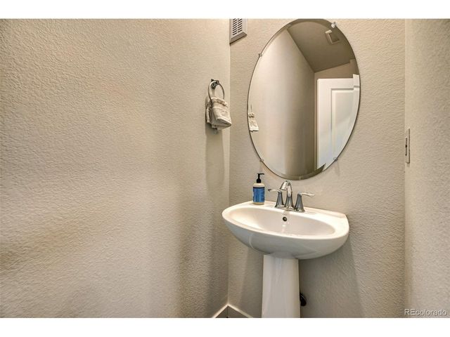 9048 Bondcliff Ln, Parker, CO 80134