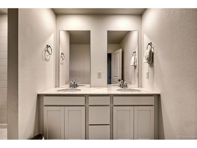 9048 Bondcliff Ln, Parker, CO 80134