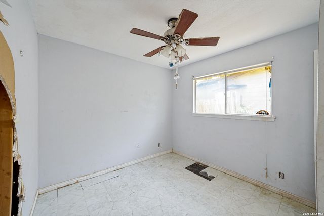5427 SANTA CRUZ ST, San Antonio, TX 78228