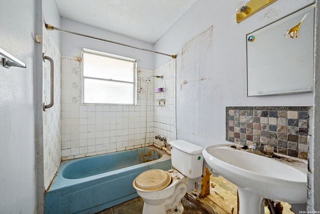 5427 SANTA CRUZ ST, San Antonio, TX 78228