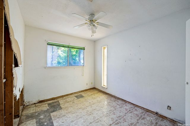5427 SANTA CRUZ ST, San Antonio, TX 78228