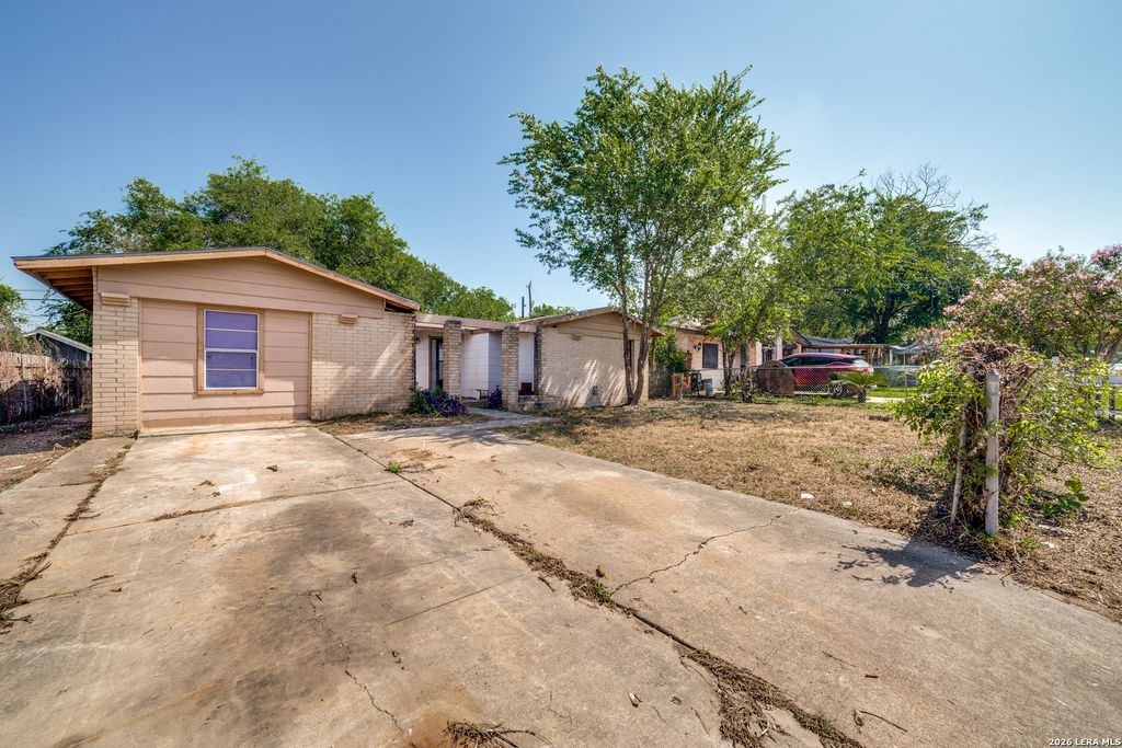 5427 SANTA CRUZ ST, San Antonio, TX 78228