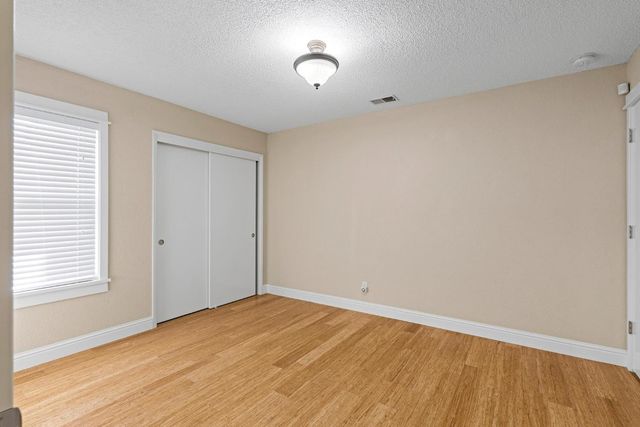 1859 Elmwood Ln, Manteca, CA 95336