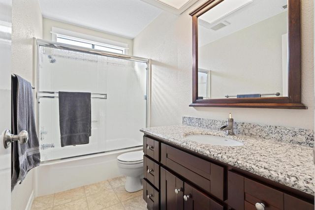 1859 Elmwood Ln, Manteca, CA 95336