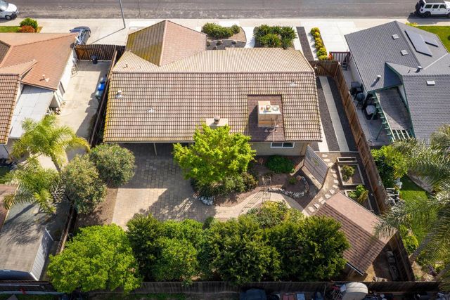 1859 Elmwood Ln, Manteca, CA 95336