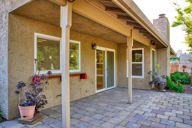 1859 Elmwood Ln, Manteca, CA 95336