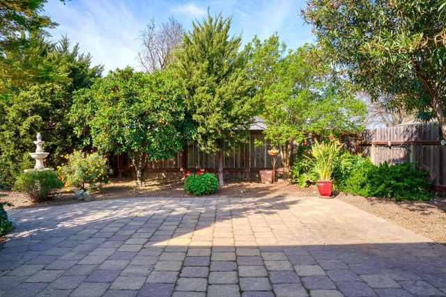 1859 Elmwood Ln, Manteca, CA 95336